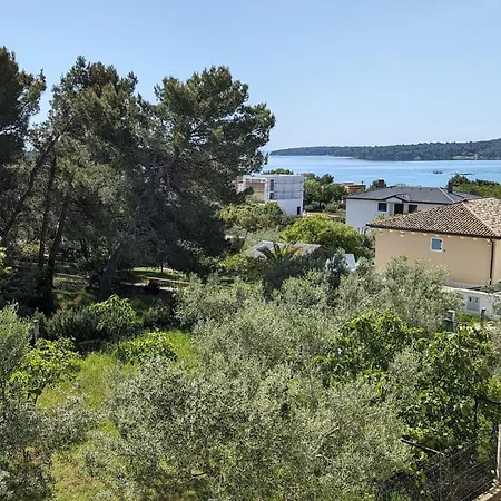 Willa Pura Vida With Sea View Pula