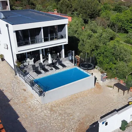 Willa Pura Vida With Sea View Pula